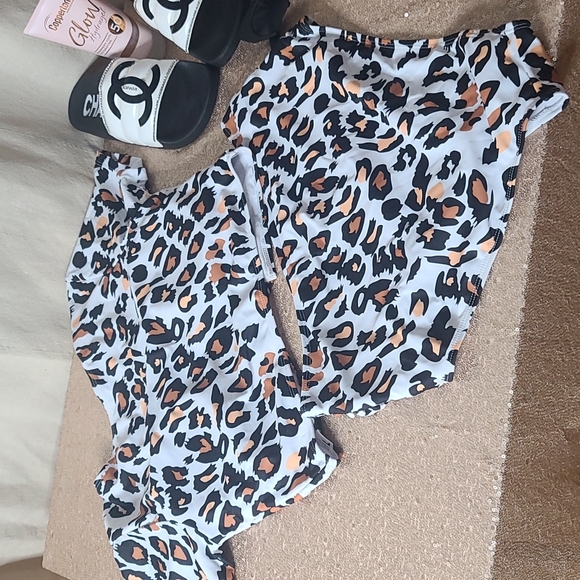 - Leopard 2 piece - Picture 5 of 8